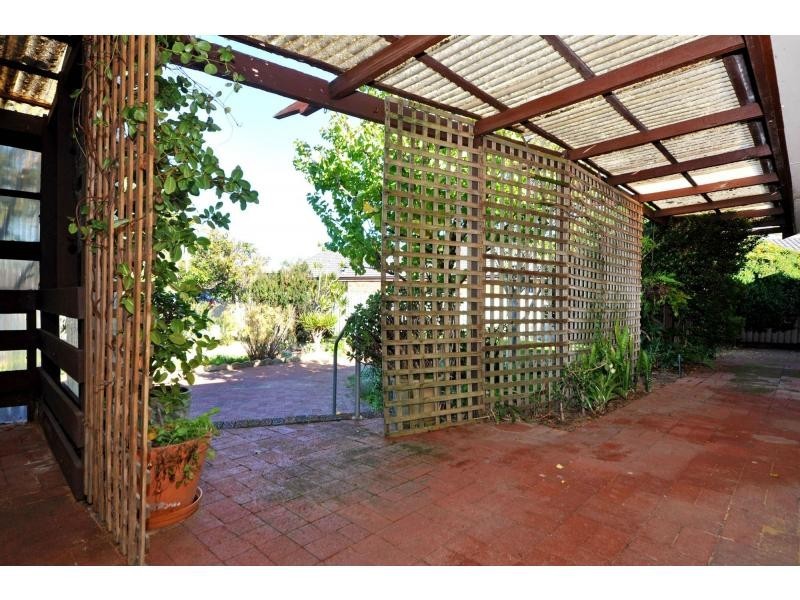 7 Sillmon Way, Duncraig WA 6023