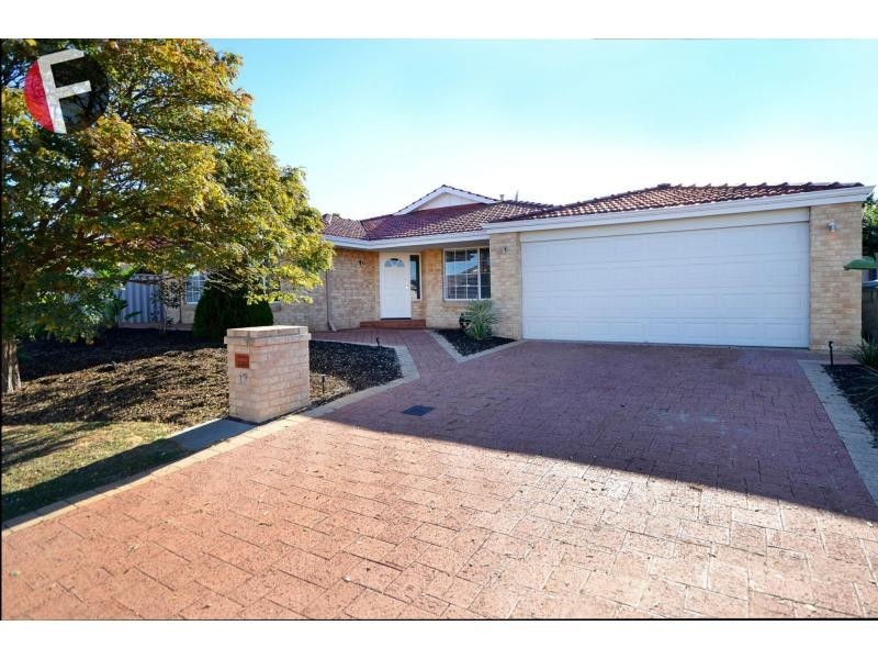 17 Geoff Russell Avenue, Kinross WA 6028