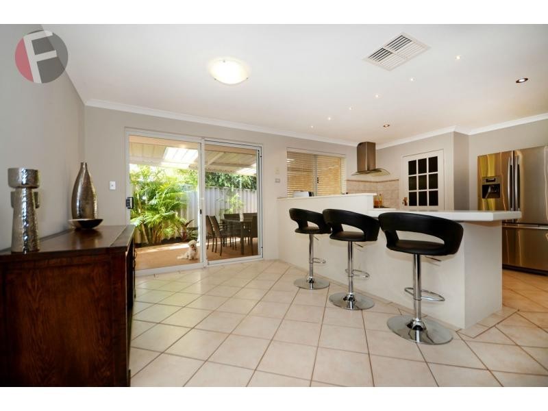 17 Geoff Russell Avenue, Kinross WA 6028