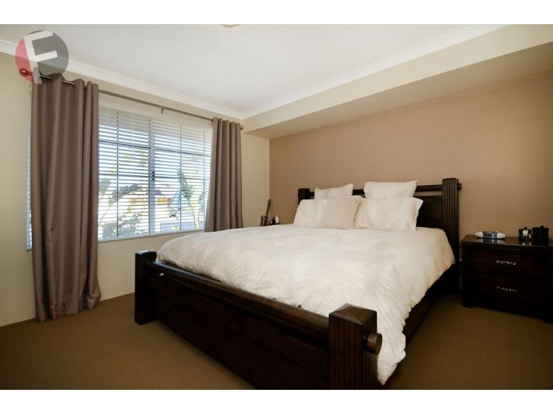 17 Geoff Russell Avenue, Kinross WA 6028