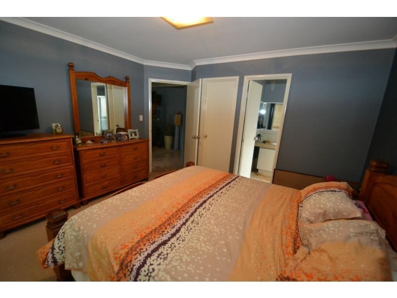 50 Woodbine Loop, Tapping WA 6065