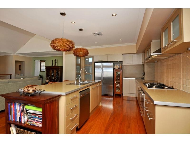 6 Catalina Place, Quinns Rocks WA 6030