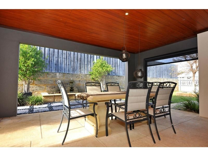 6 Catalina Place, Quinns Rocks WA 6030