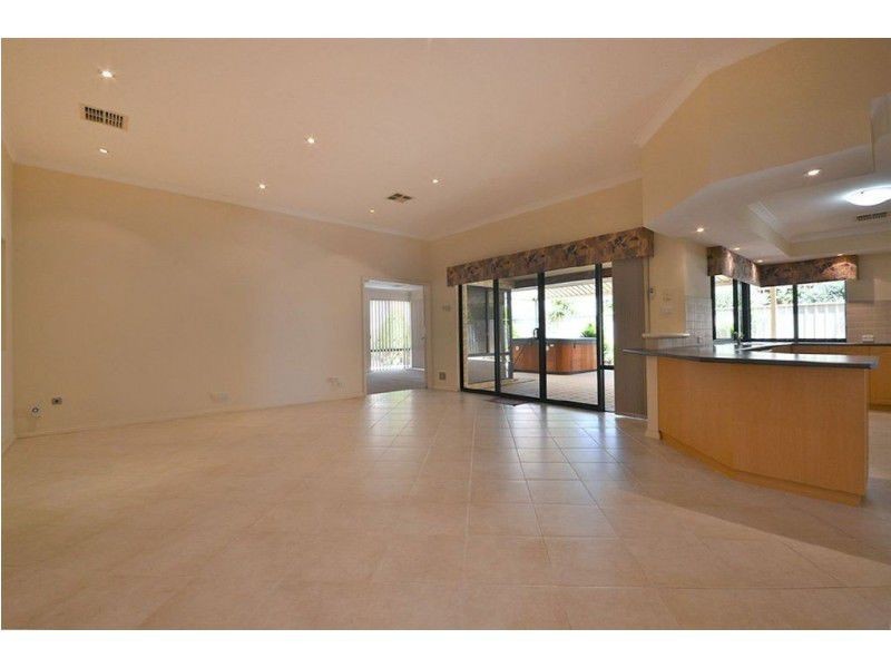 29 Miramare Boulevard, Currambine WA 6028