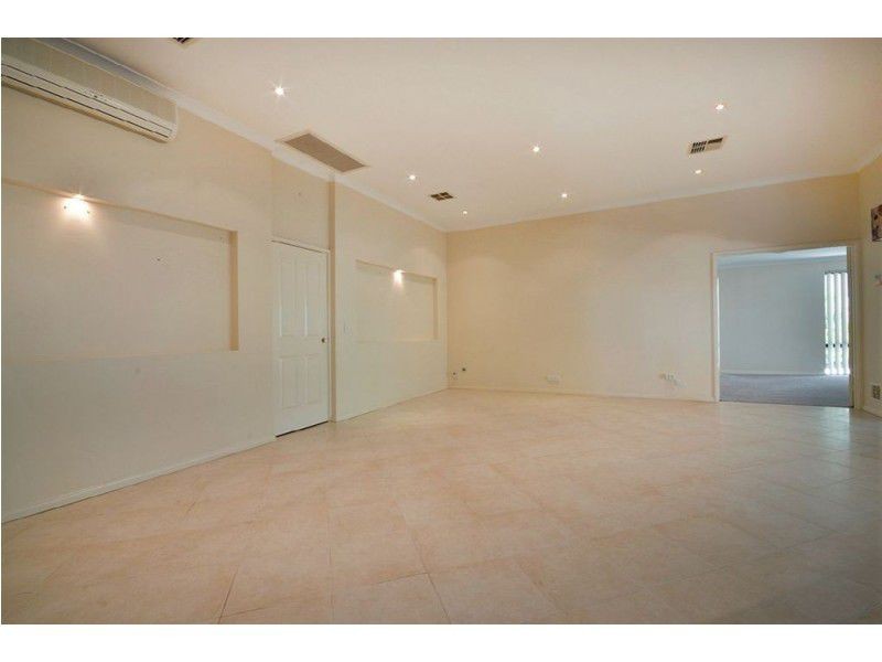 29 Miramare Boulevard, Currambine WA 6028
