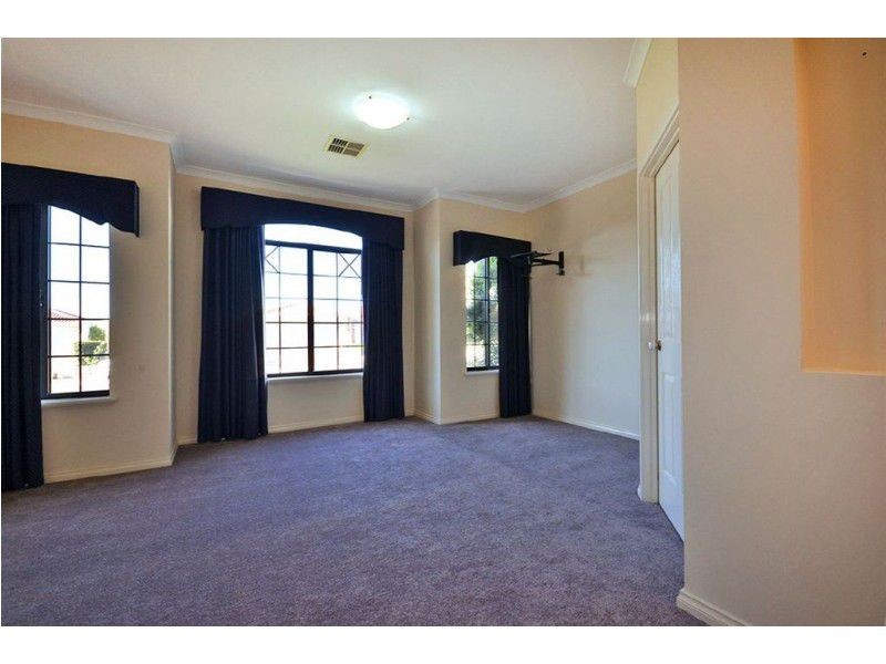 29 Miramare Boulevard, Currambine WA 6028