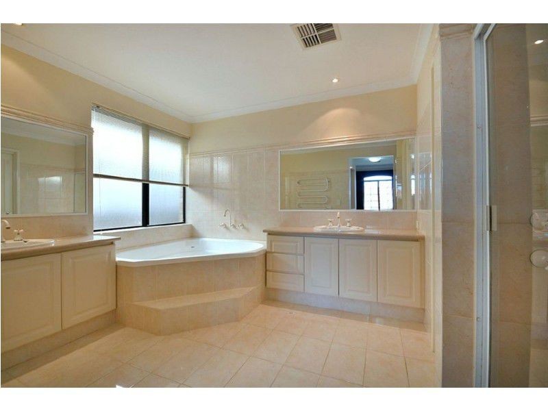 29 Miramare Boulevard, Currambine WA 6028