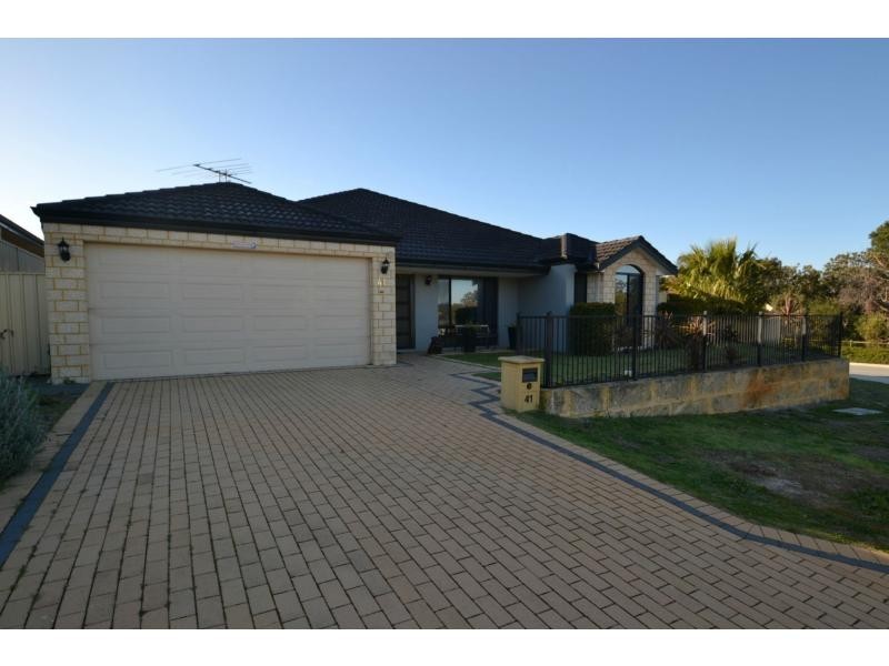 41 Bingarra Crescent, Tapping WA 6065