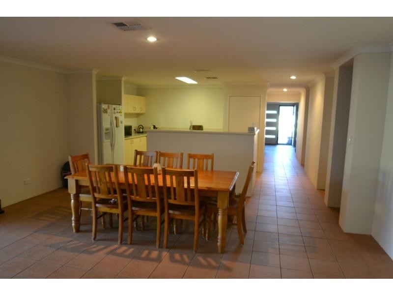 41 Bingarra Crescent, Tapping WA 6065