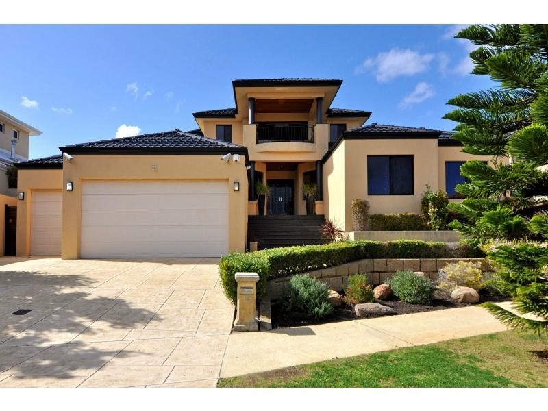 12 Algarve Way, Hillarys WA 6025