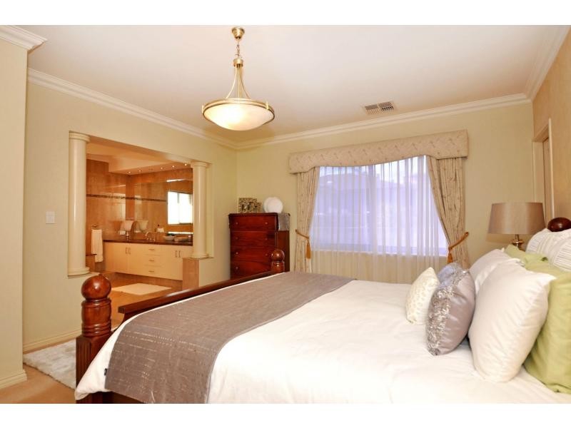 12 Algarve Way, Hillarys WA 6025