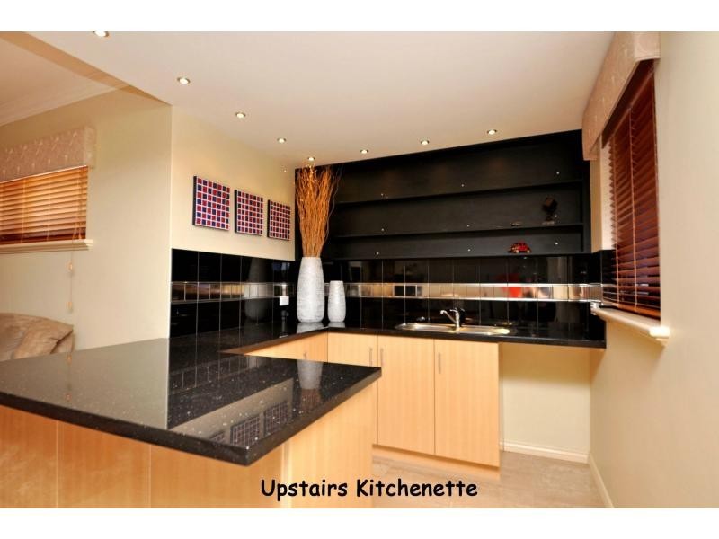 12 Algarve Way, Hillarys WA 6025