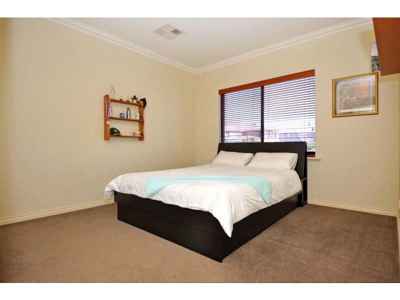 12 Algarve Way, Hillarys WA 6025