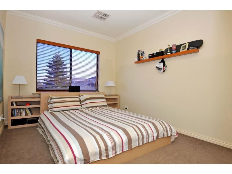 12 Algarve Way, Hillarys WA 6025