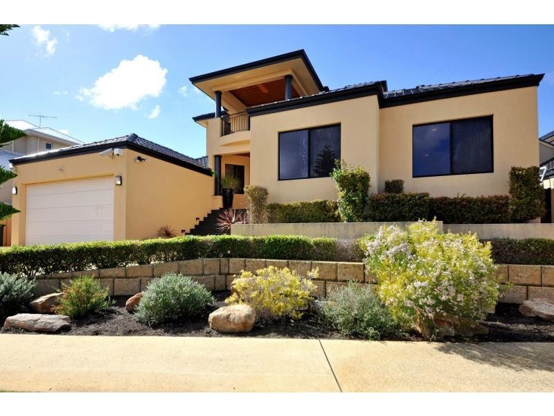 12 Algarve Way, Hillarys WA 6025