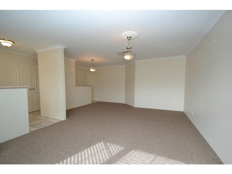 7 Plumdale Way, Woodvale WA 6026