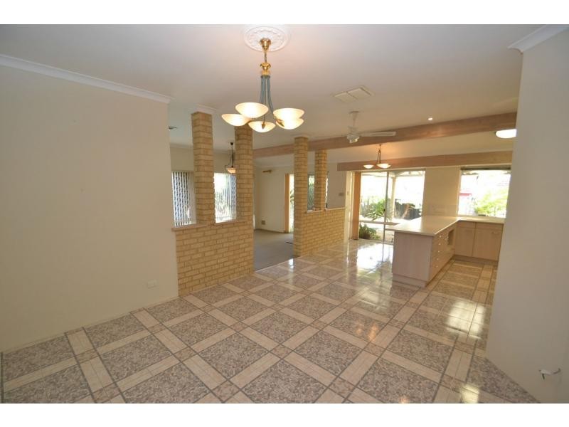 7 Plumdale Way, Woodvale WA 6026