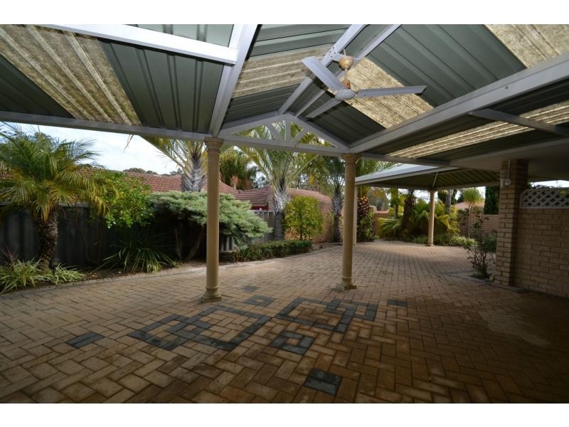 7 Plumdale Way, Woodvale WA 6026