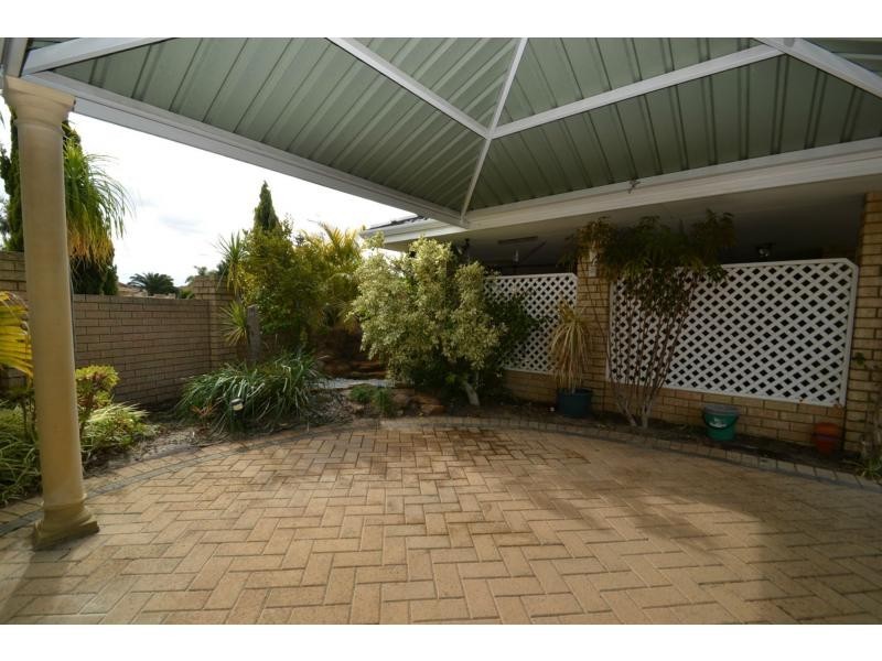 7 Plumdale Way, Woodvale WA 6026