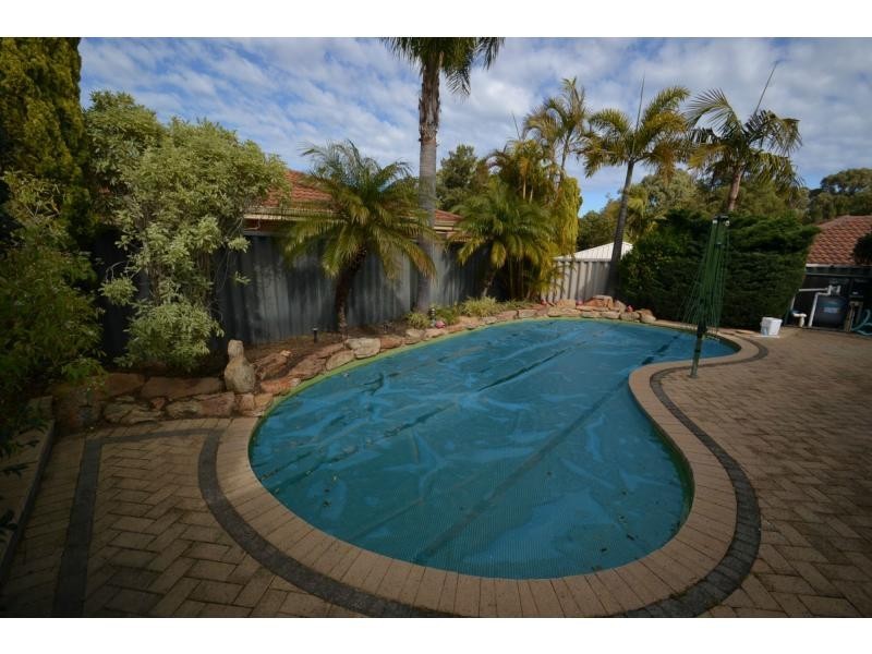 7 Plumdale Way, Woodvale WA 6026