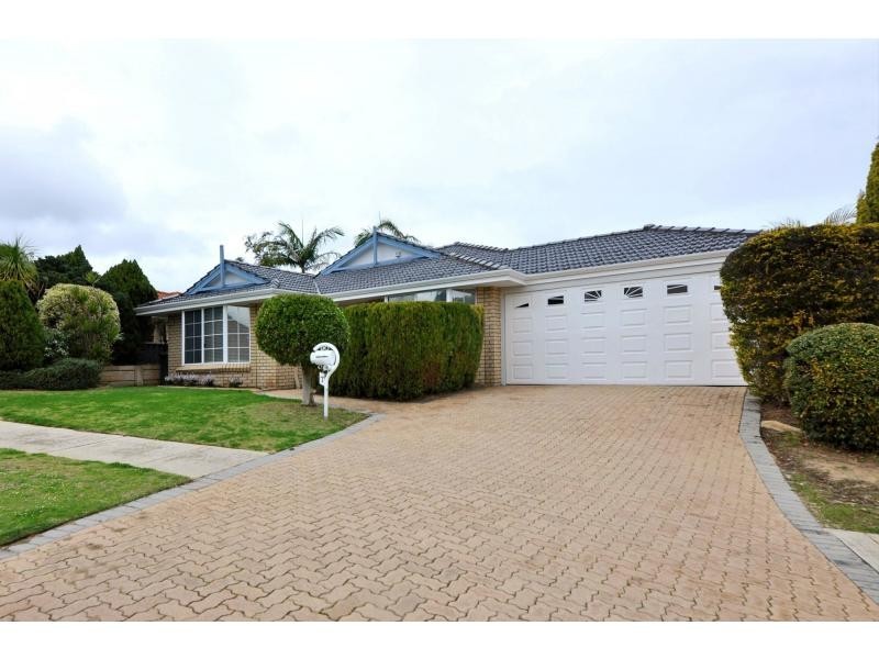 7 Plumdale Way, Woodvale WA 6026