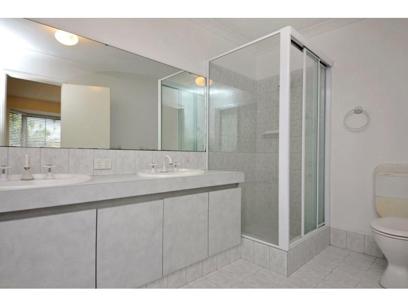 7 Plumdale Way, Woodvale WA 6026