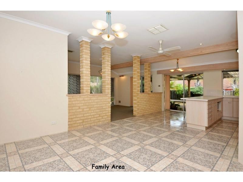 7 Plumdale Way, Woodvale WA 6026