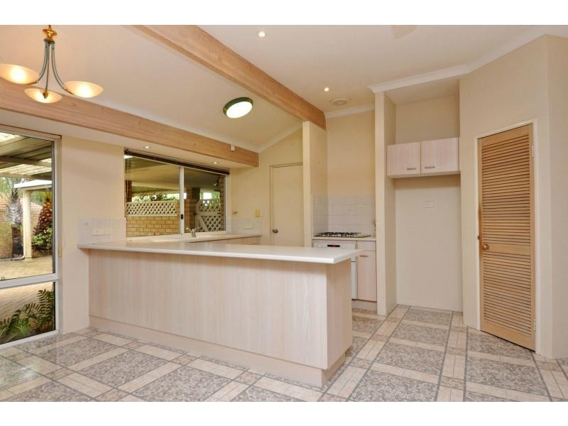 7 Plumdale Way, Woodvale WA 6026