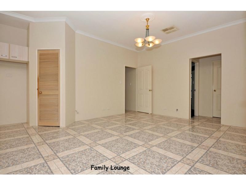 7 Plumdale Way, Woodvale WA 6026