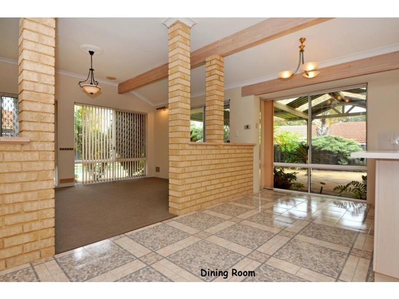 7 Plumdale Way, Woodvale WA 6026