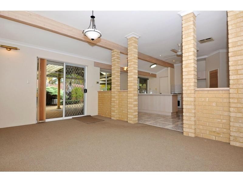 7 Plumdale Way, Woodvale WA 6026