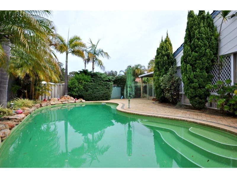 7 Plumdale Way, Woodvale WA 6026