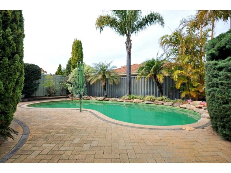 7 Plumdale Way, Woodvale WA 6026