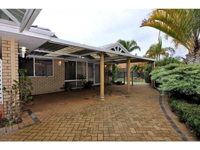 7 Plumdale Way, Woodvale WA 6026