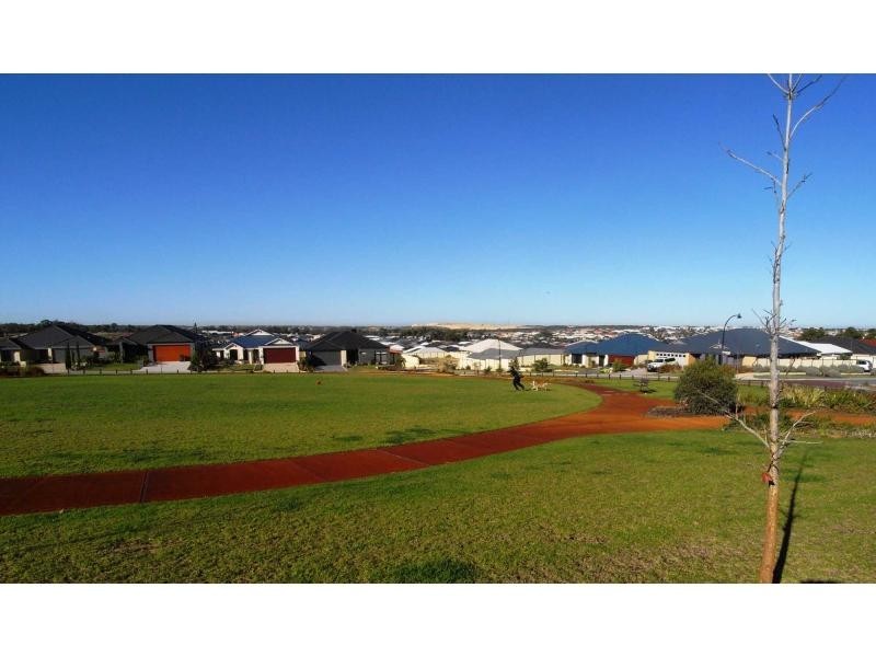 24 Elmhurst Drive, Clarkson WA 6030