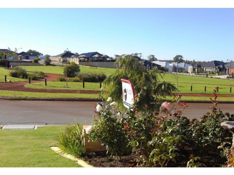 24 Elmhurst Drive, Clarkson WA 6030