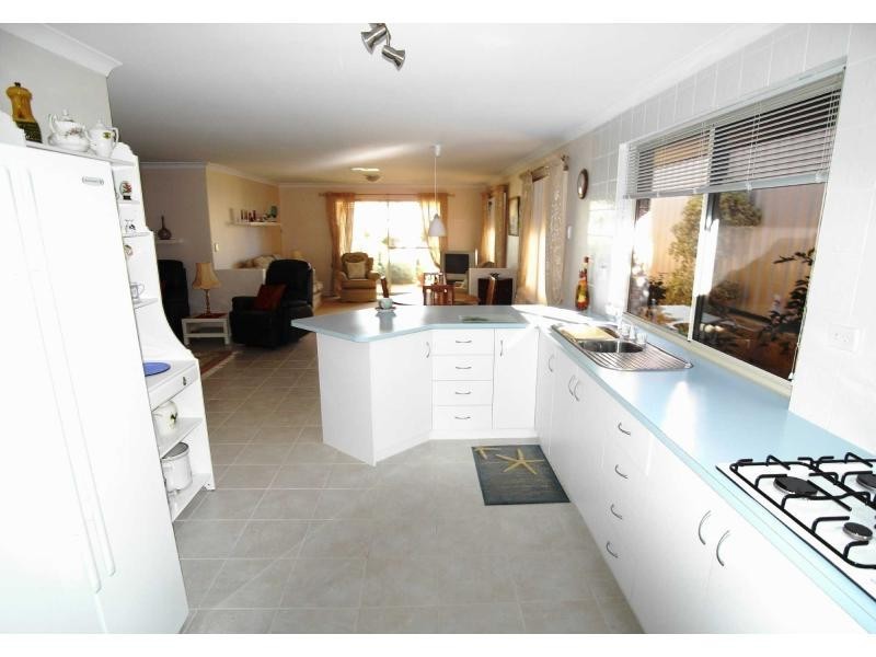 24 Elmhurst Drive, Clarkson WA 6030