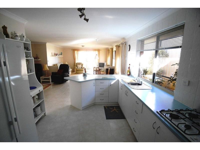 24 Elmhurst Drive, Clarkson WA 6030