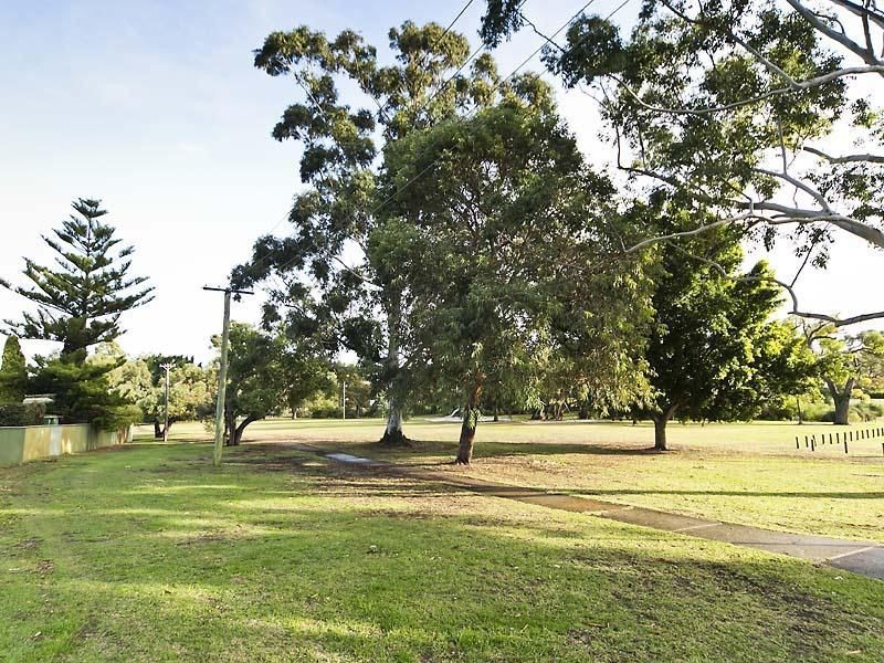 9 Cecil Place, Hamersley WA 6022