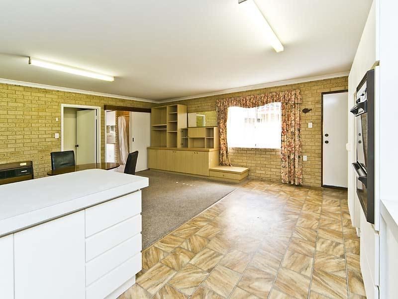 9 Cecil Place, Hamersley WA 6022