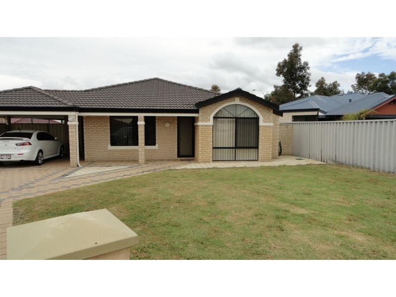 11 Retreat Green, Banksia Grove WA 6031