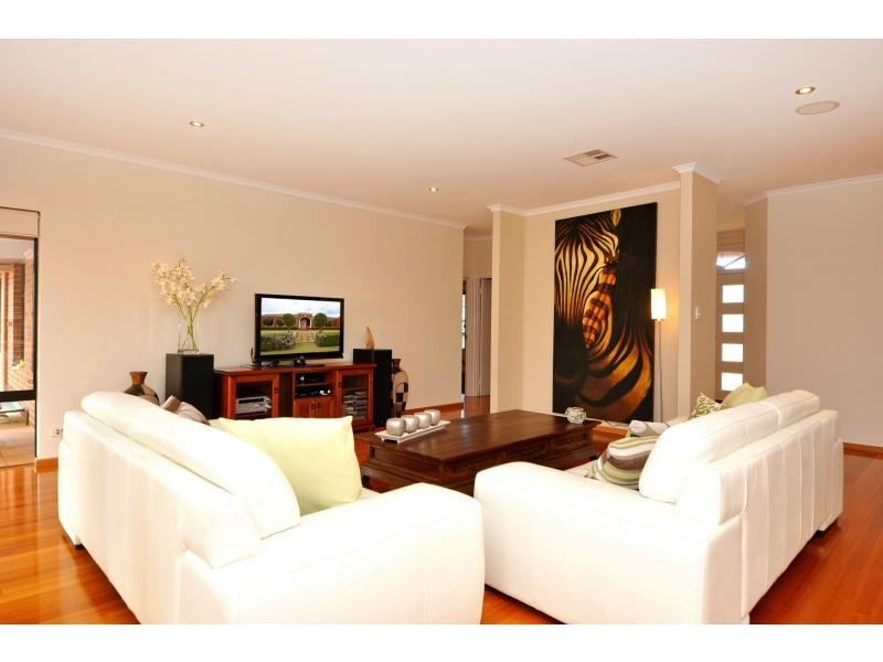 10 Renoir Lane, Currambine WA 6028