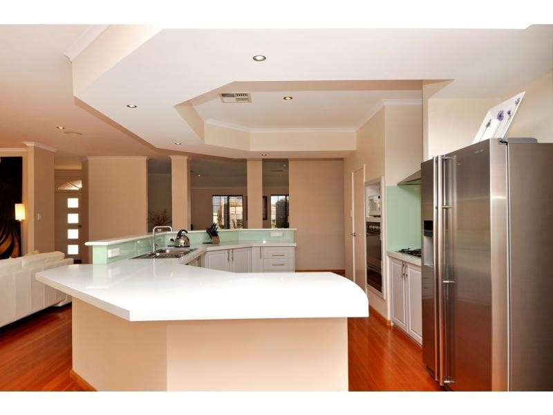 10 Renoir Lane, Currambine WA 6028