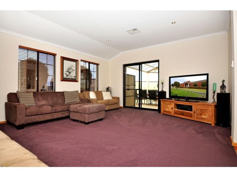 10 Renoir Lane, Currambine WA 6028