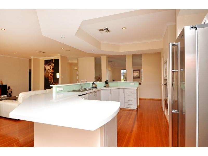 10 Renoir Lane, Currambine WA 6028