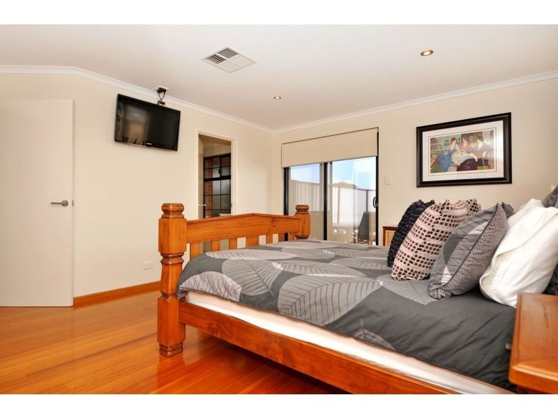 10 Renoir Lane, Currambine WA 6028