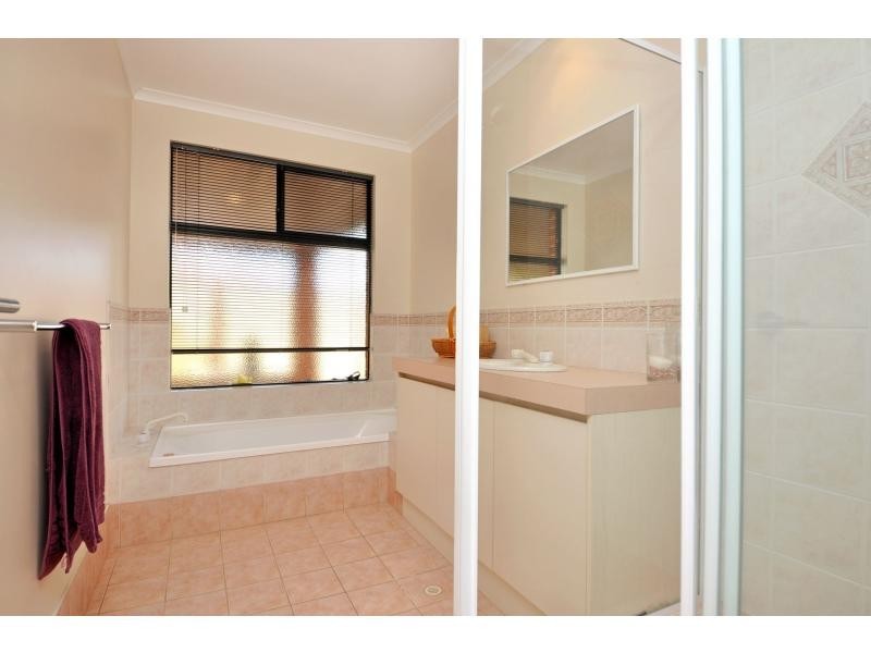 10 Renoir Lane, Currambine WA 6028