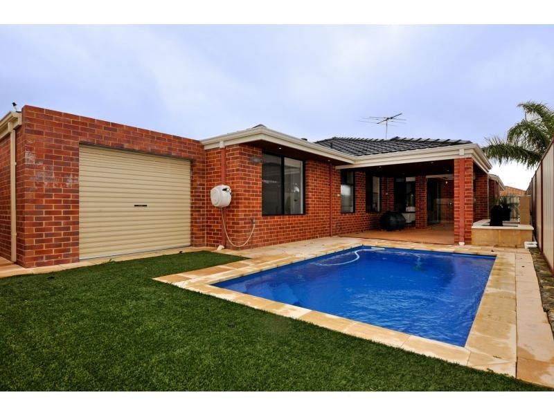 10 Renoir Lane, Currambine WA 6028