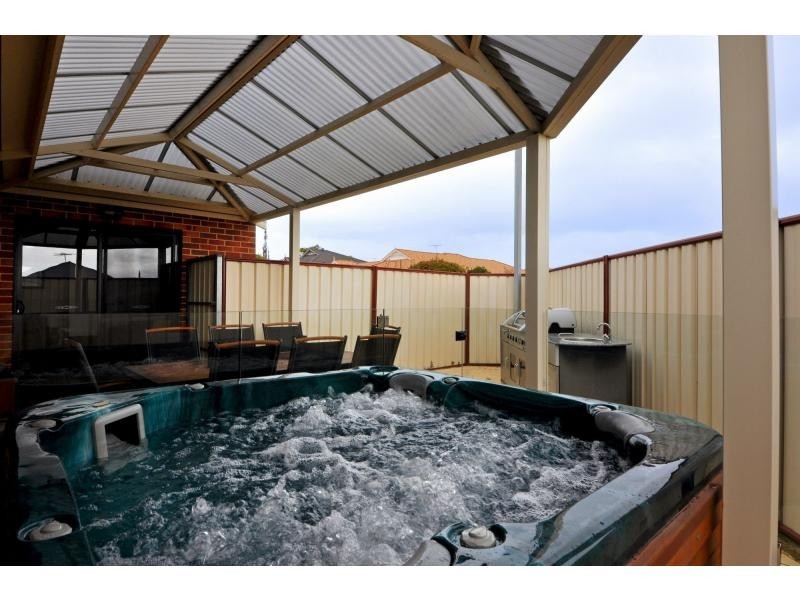 10 Renoir Lane, Currambine WA 6028