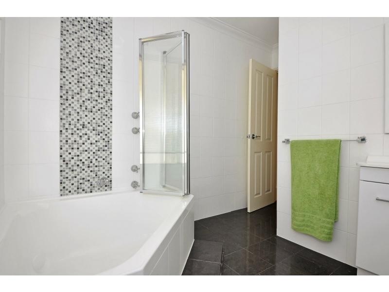 70 Royal Melbourne Avenue, Connolly WA 6027